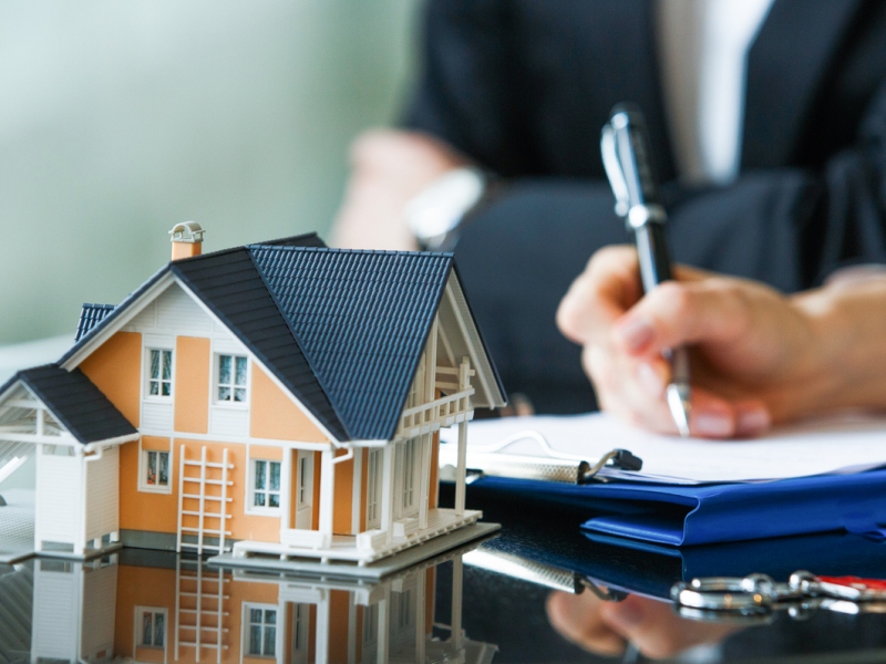 Why Use Residential Property Lawyers If You’re Buying a New House ?