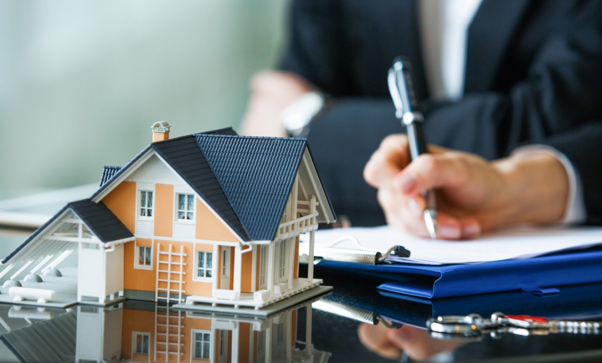 Why Use Residential Property Lawyers If You’re Buying a New House&nbsp;?